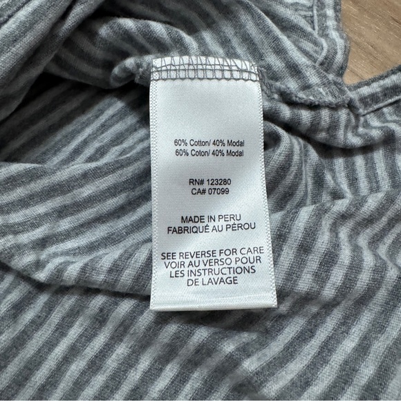 Travis Matthew Golf Polo Gray Stripes Large Short sleeve Golf Shirt - Picture 7 of 8